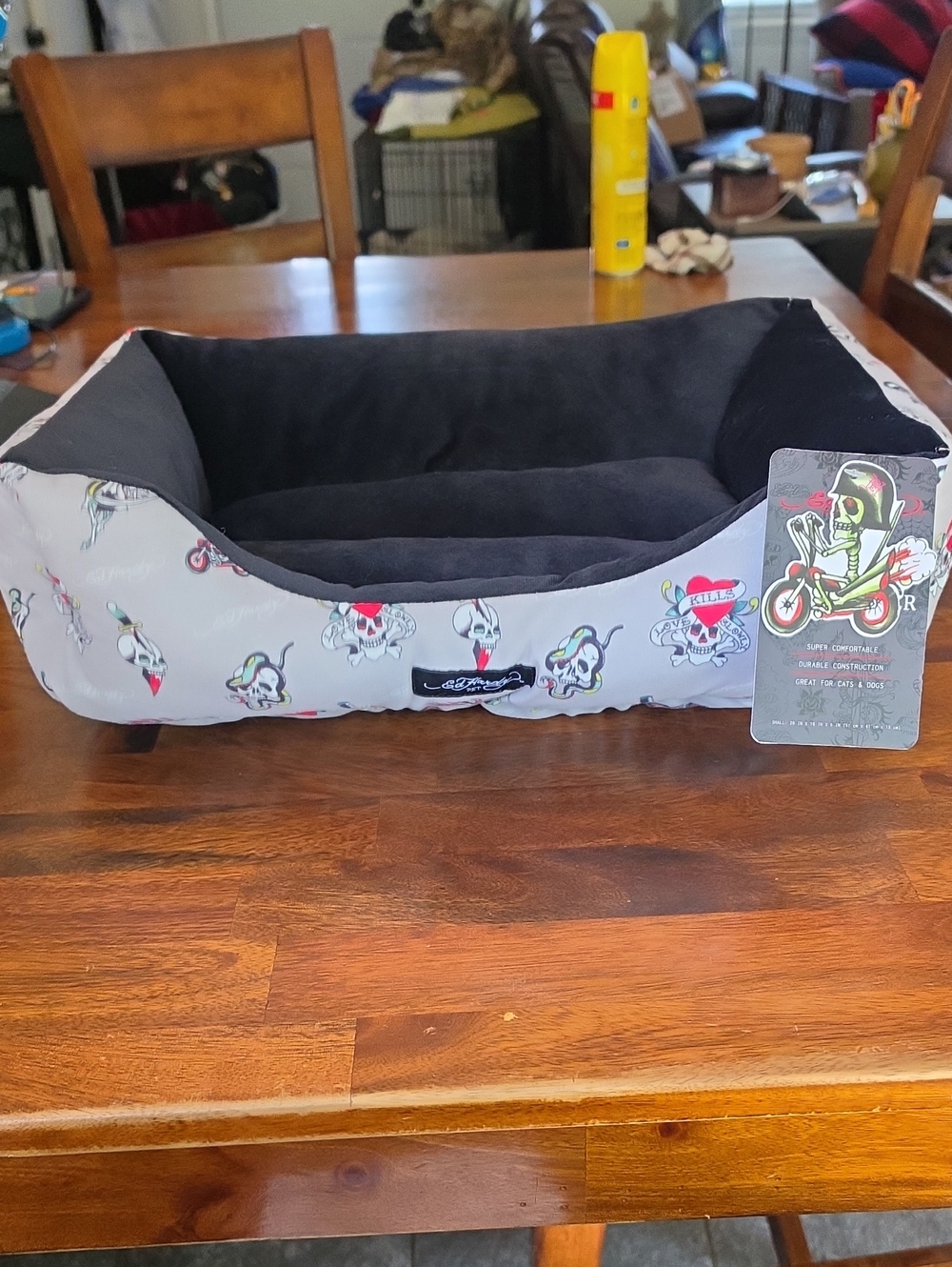 Black & Gray Skull Print Pet Bed -